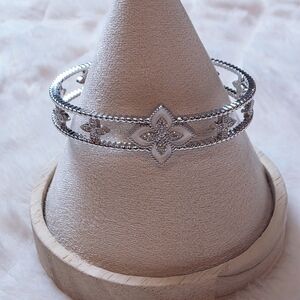 Elegant Silver Floral Bracelet